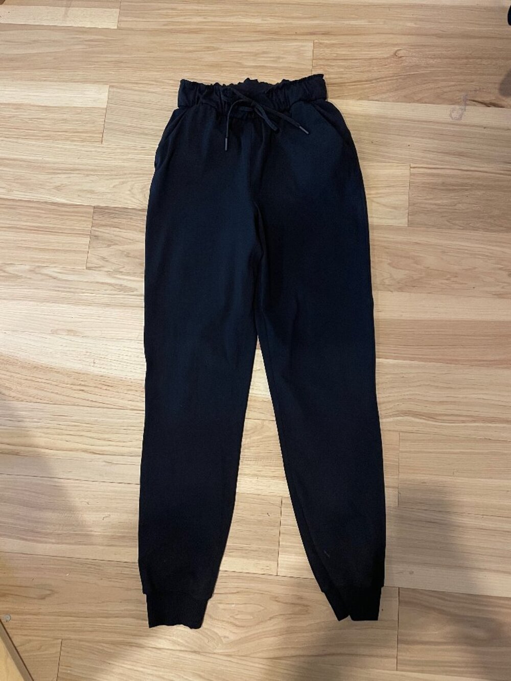 Lululemon black drawstring jogger pants size 2 US